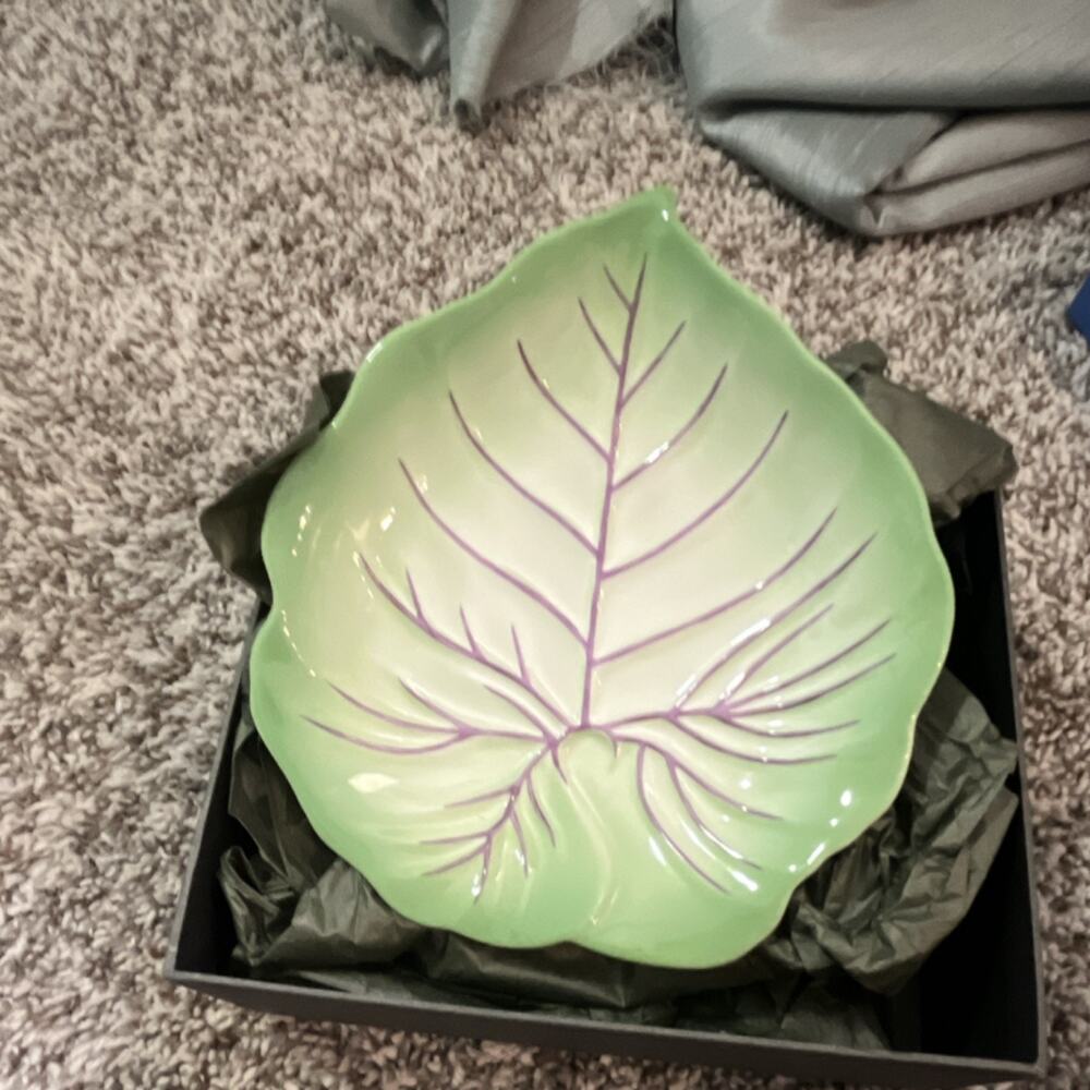 Wedgwood Chelsea Garden Small Leaf Dish Ceramic Leaf Pattern Green Purple White